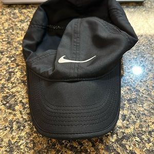 Nike featherlight dri-fit hat